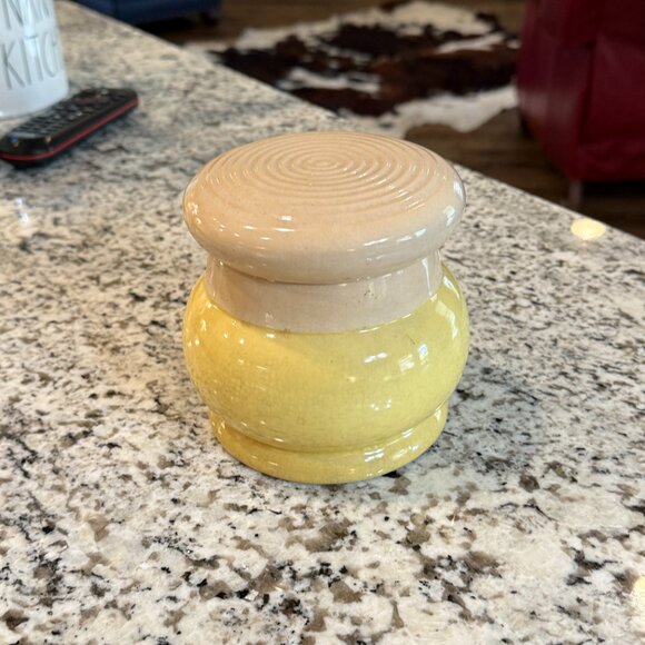 Antique yellow ware crock with lid - Picture 12 of 17